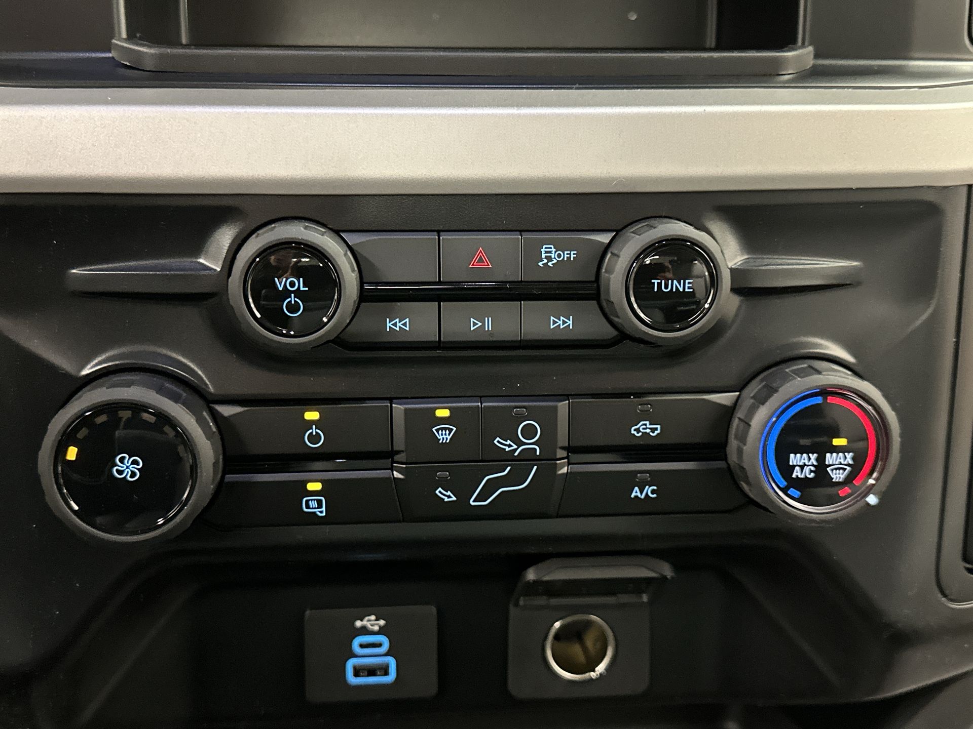 Thumbnail: 2026 Ford Econoline - 13