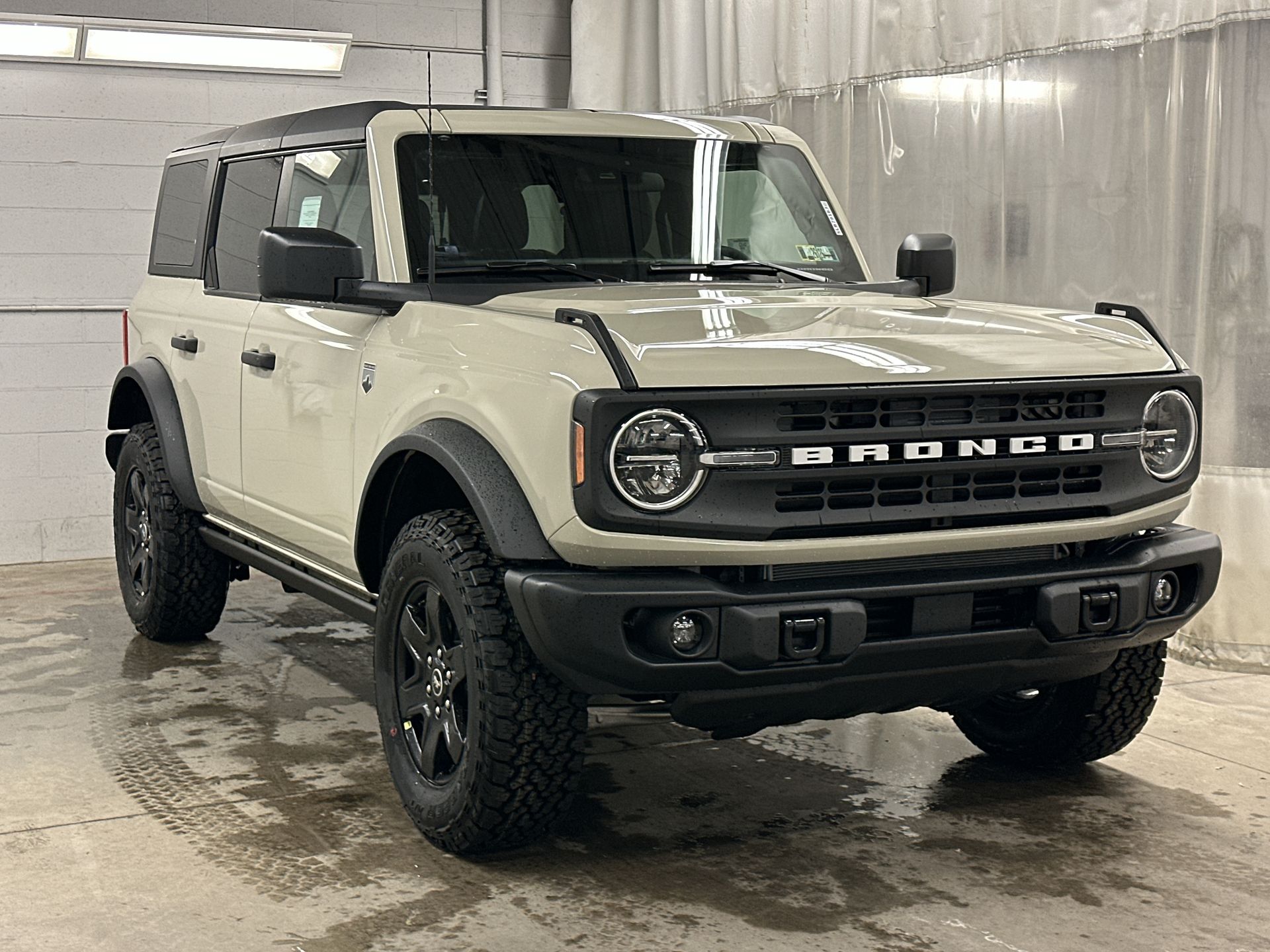 Thumbnail: 2025 Ford Bronco - 30