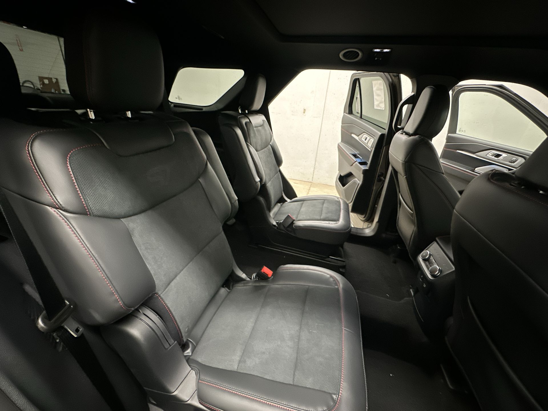 Thumbnail: 2026 Ford Explorer - 24