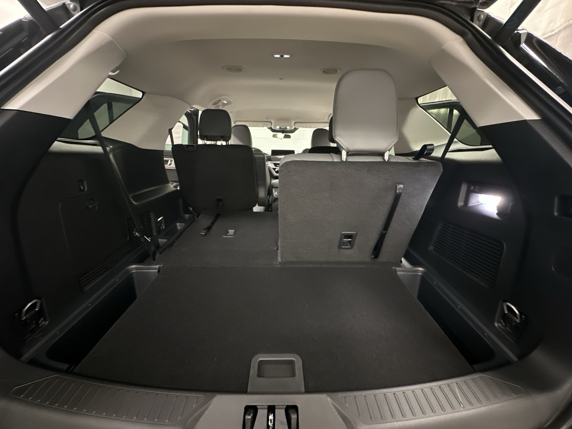 Thumbnail: 2025 Ford Explorer - 26