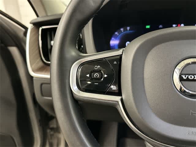 2023 Volvo XC60 B5 Plus 9