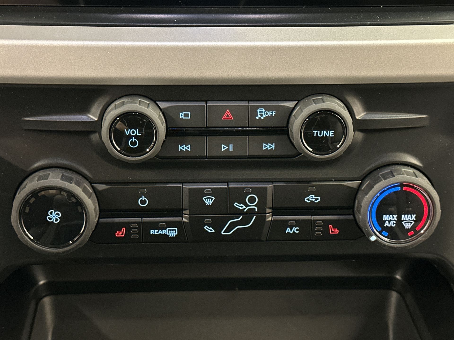 Thumbnail: 2026 Ford Econoline - 16