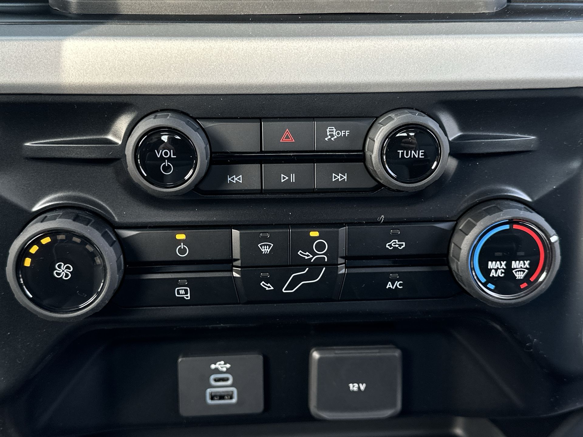 Thumbnail: 2026 Ford Econoline - 13