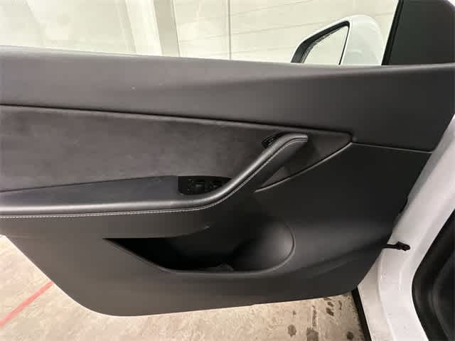 Thumbnail: 2021 Tesla Model Y - 16