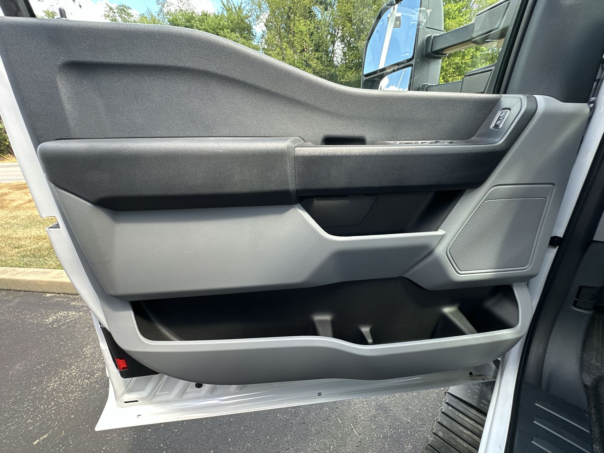 Thumbnail: 2025 Ford Econoline - 13