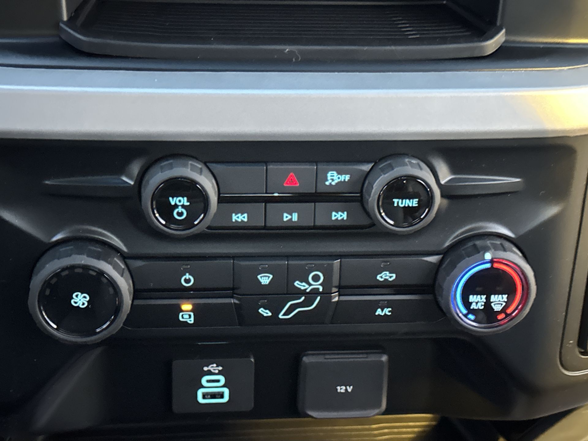 Thumbnail: 2026 Ford Econoline - 13