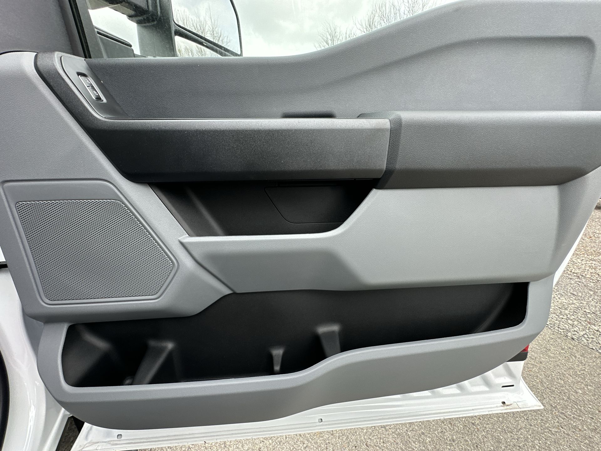 Thumbnail: 2025 Ford Econoline - 20