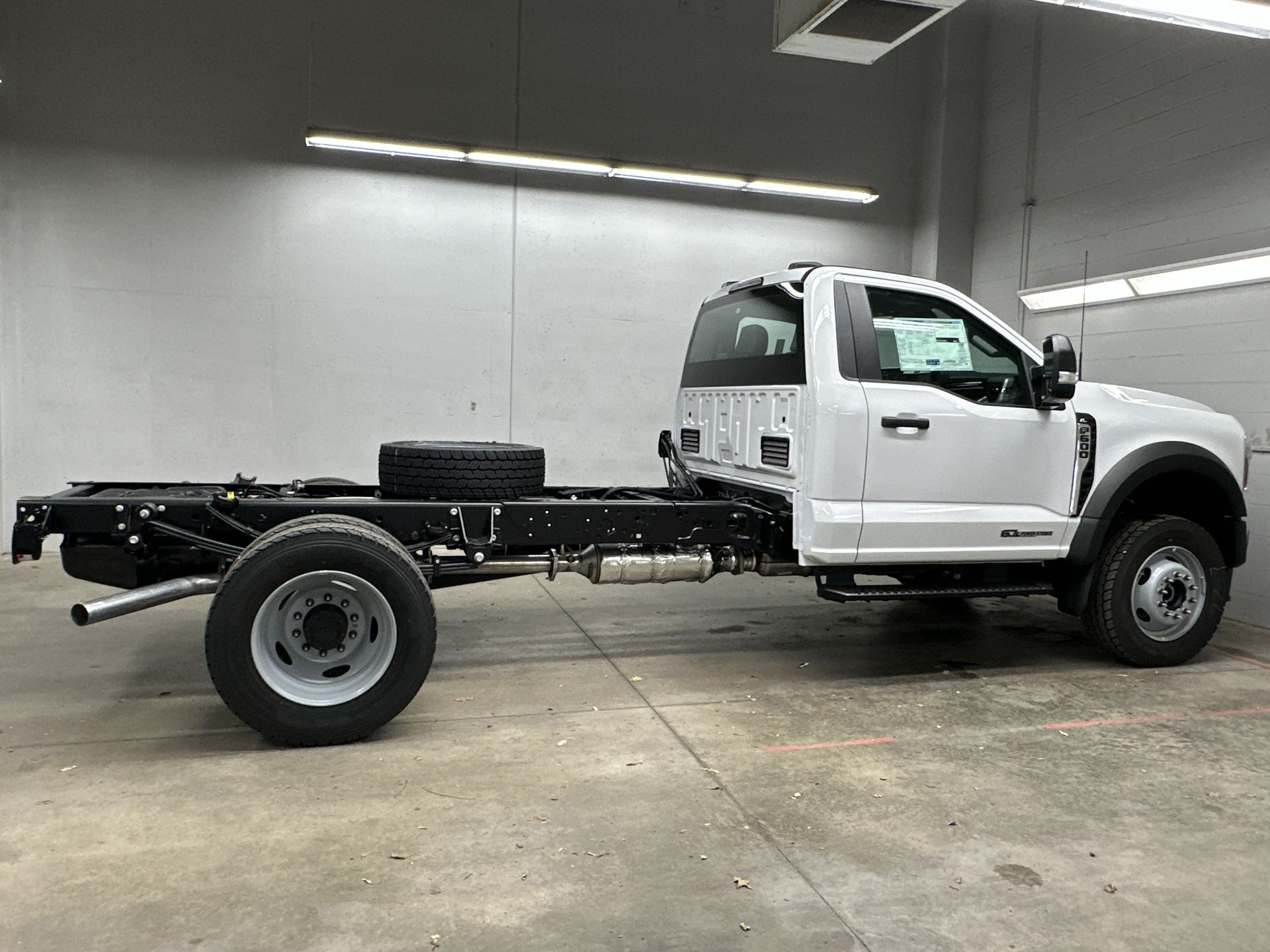 2026 Ford F-600 photo 3