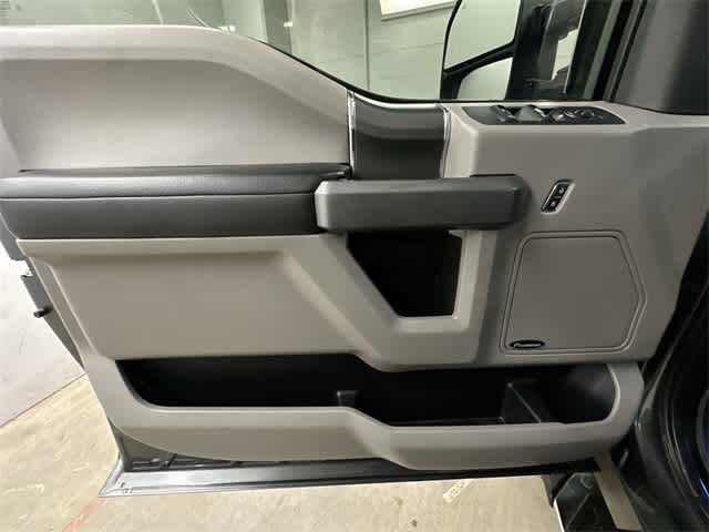 Thumbnail: 2016 Ford F-150 - 17