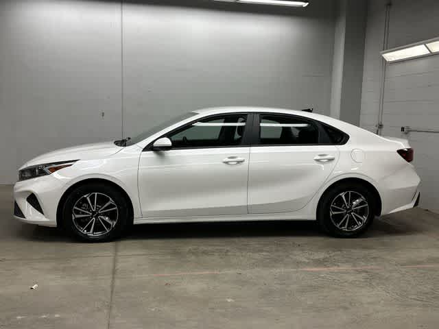 Thumbnail: 2022 Kia Forte - 2