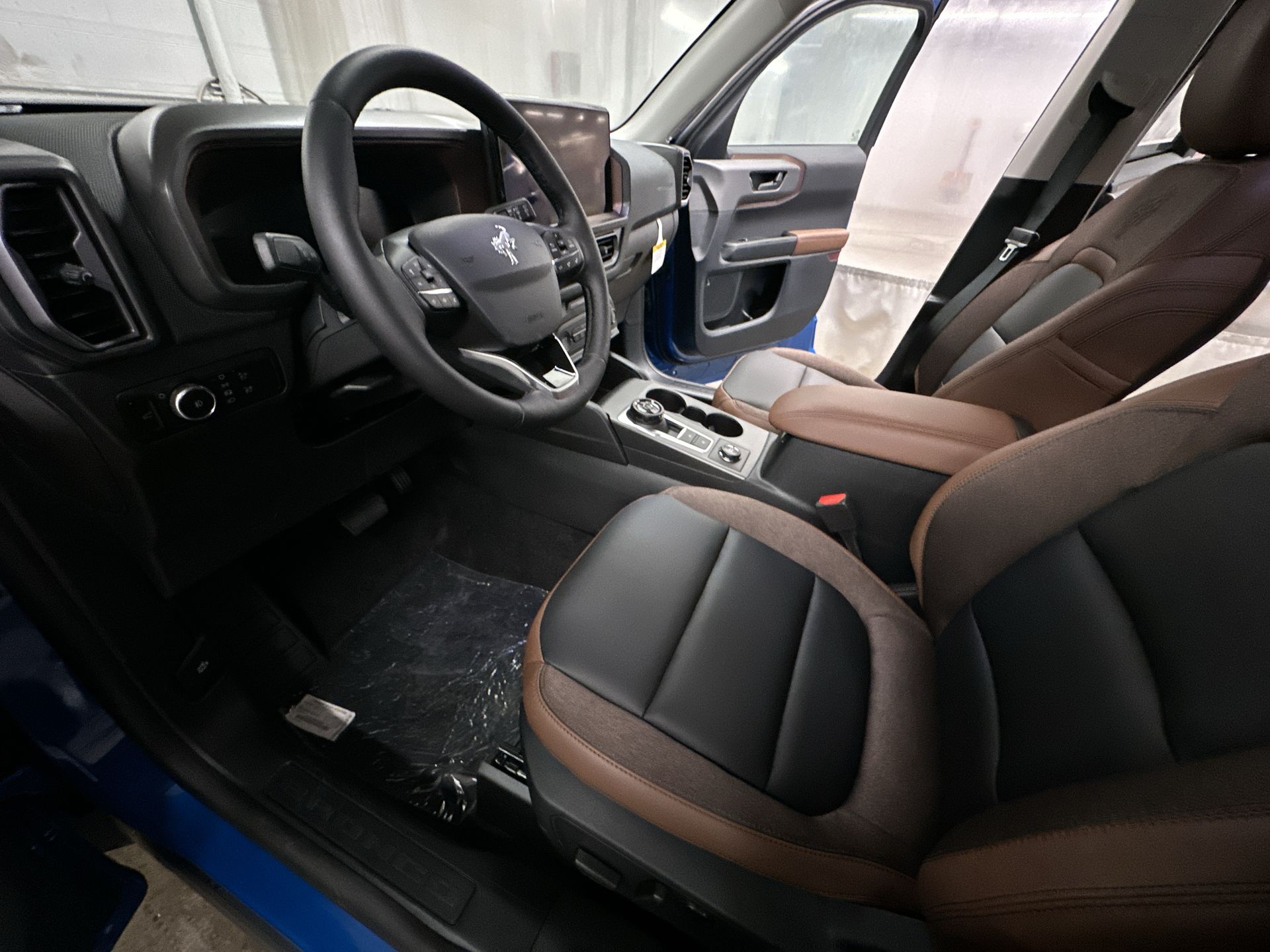 Thumbnail: 2025 Ford Bronco Sport - 17