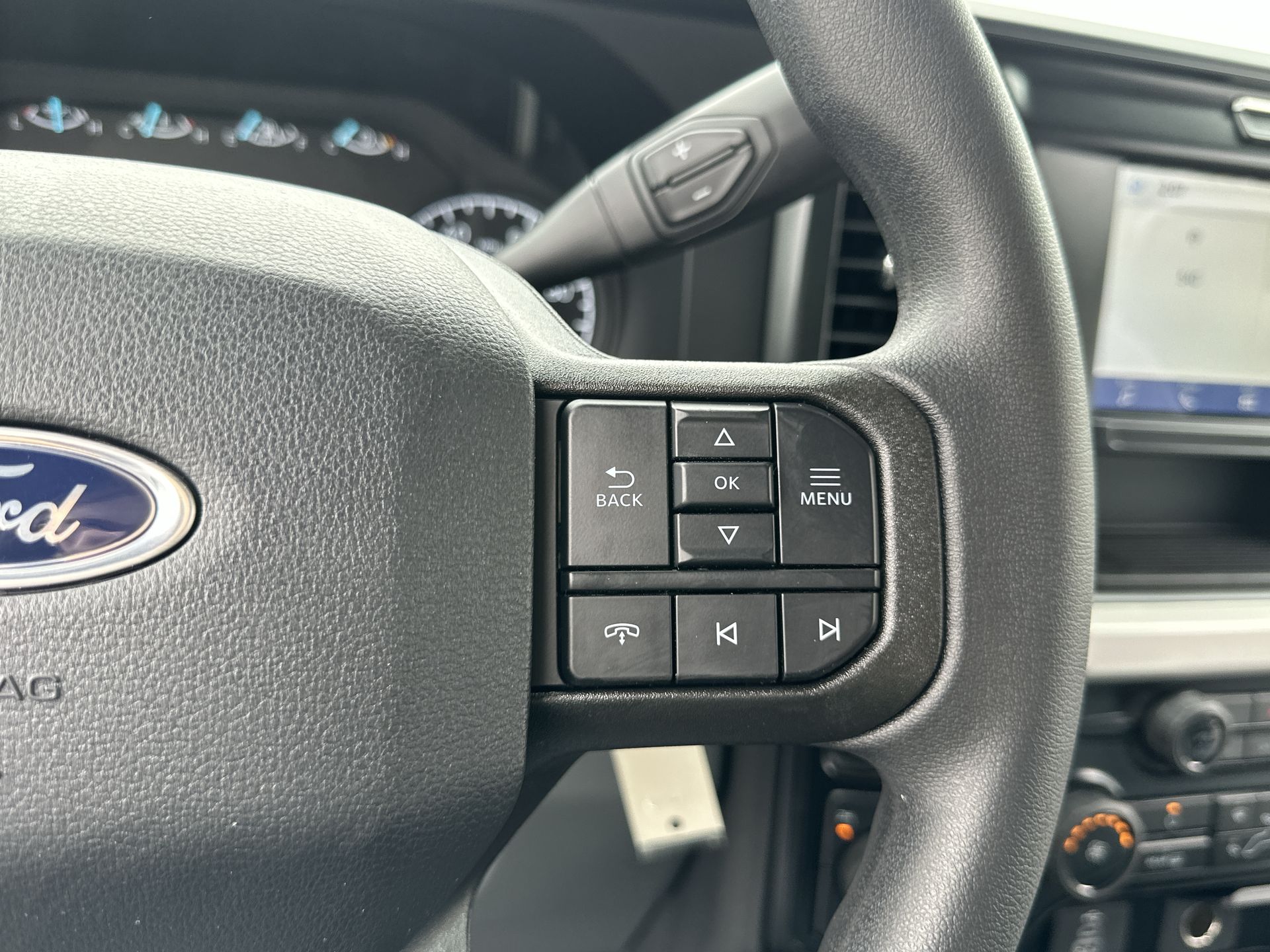 Thumbnail: 2025 Ford Econoline - 9