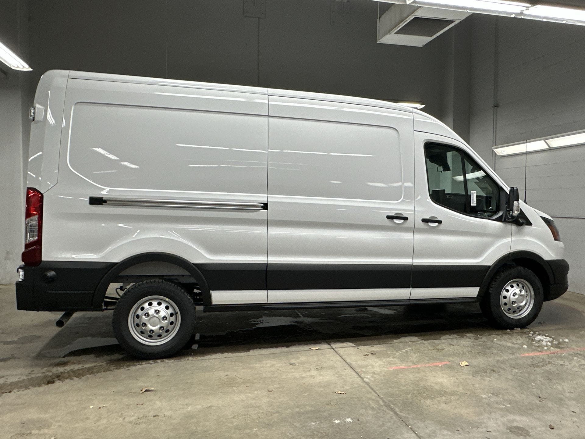 Thumbnail: 2026 Ford Transit Series - 3