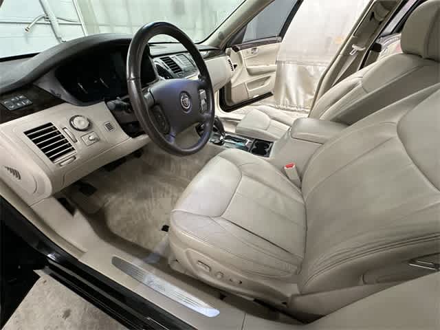 2011 Cadillac DTS Luxury I 13
