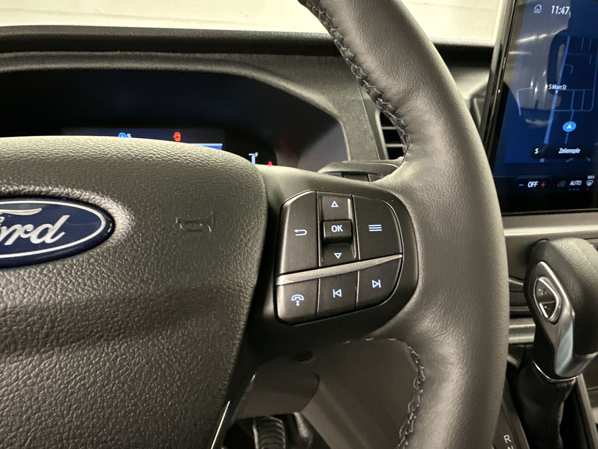 Thumbnail: 2026 Ford Transit Series - 9