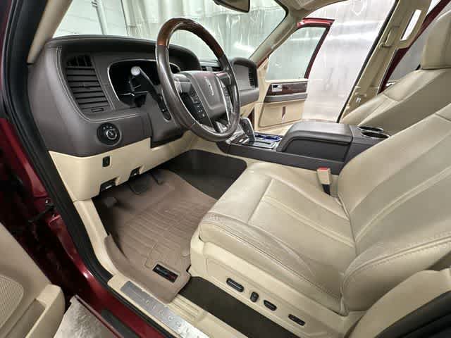 Thumbnail: 2015 Lincoln Navigator - 17