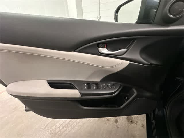 Thumbnail: 2019 Honda Insight - 16