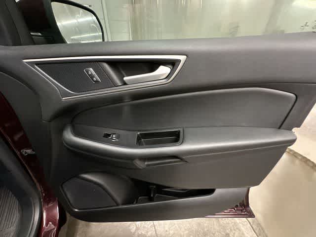 Thumbnail: 2020 Ford Edge - 24