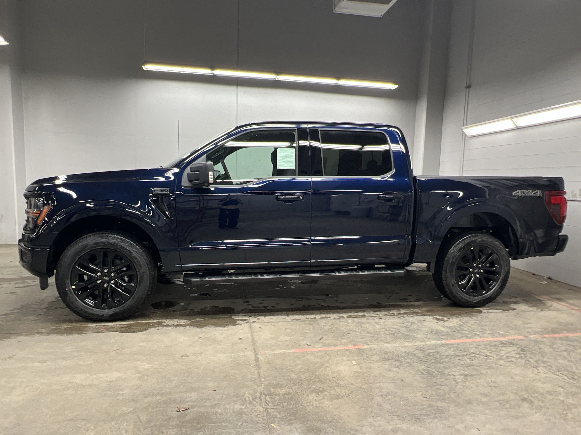 2025 Ford F-150 XLT photo 2