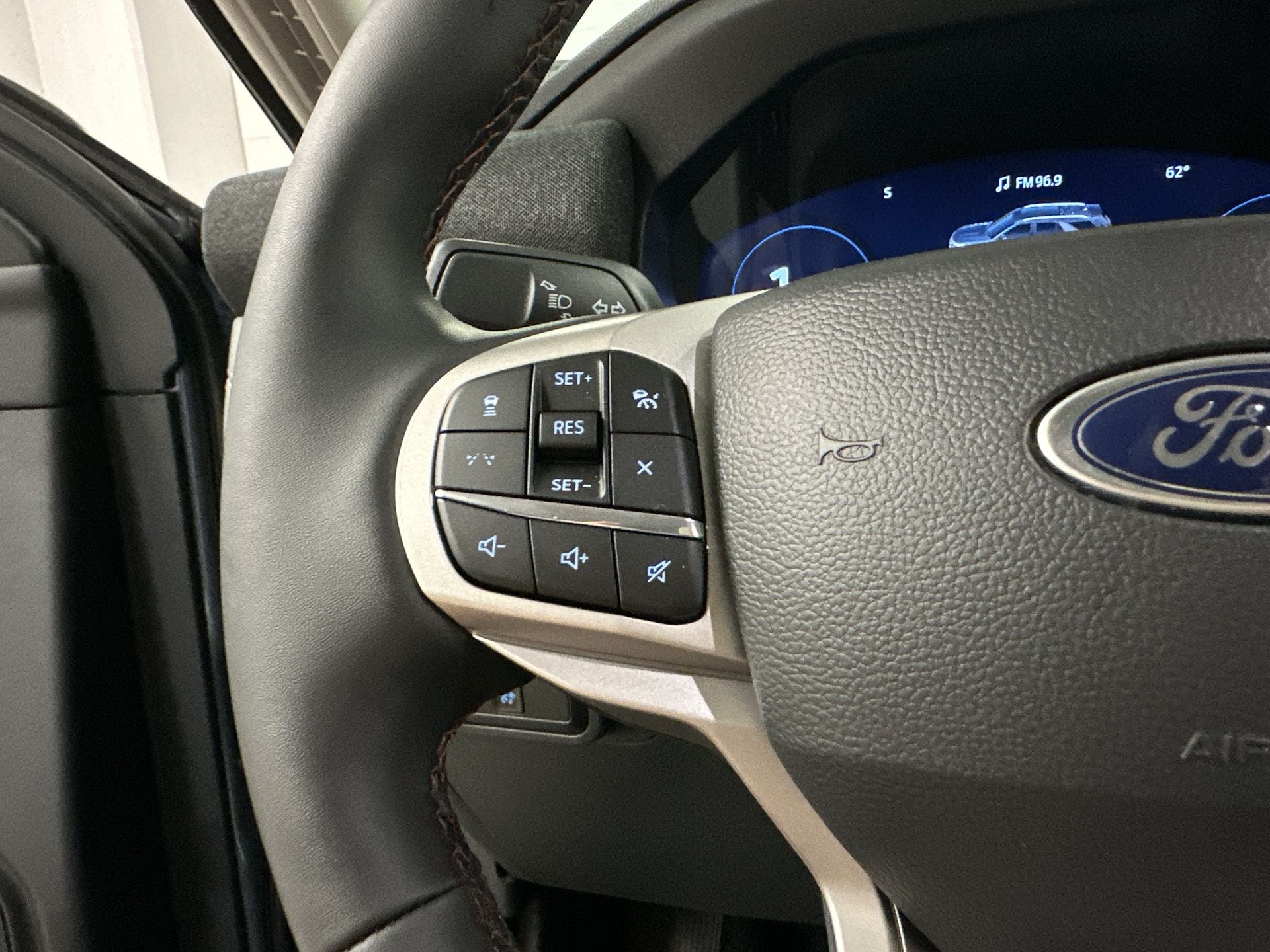 Thumbnail: 2026 Ford Explorer - 8
