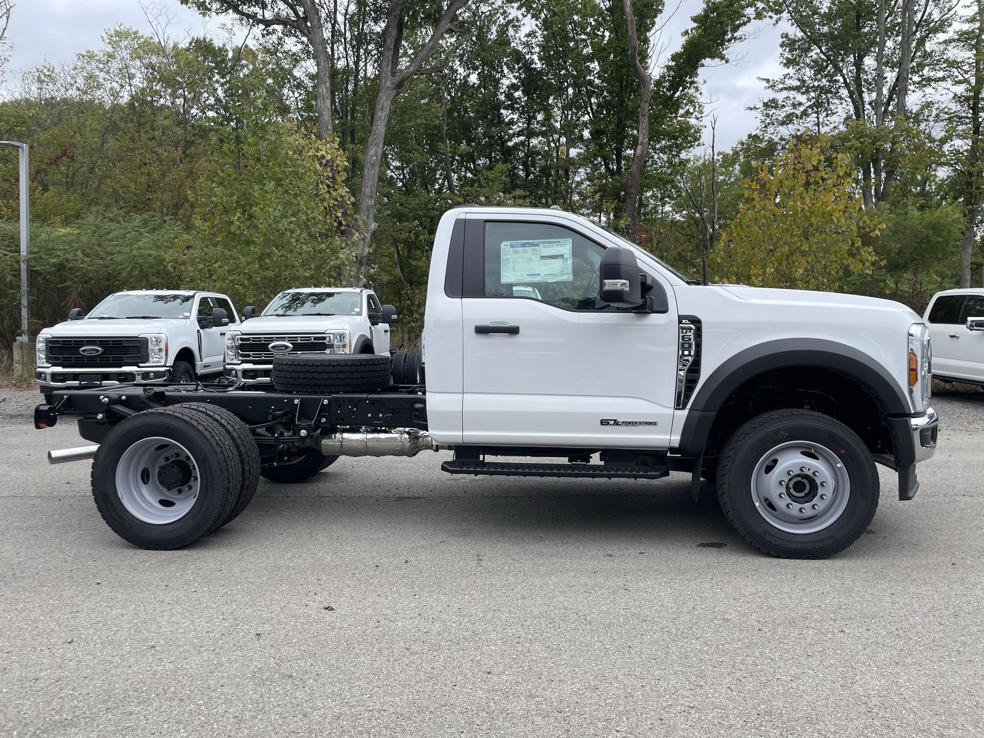 2024 Ford F-600 photo 3