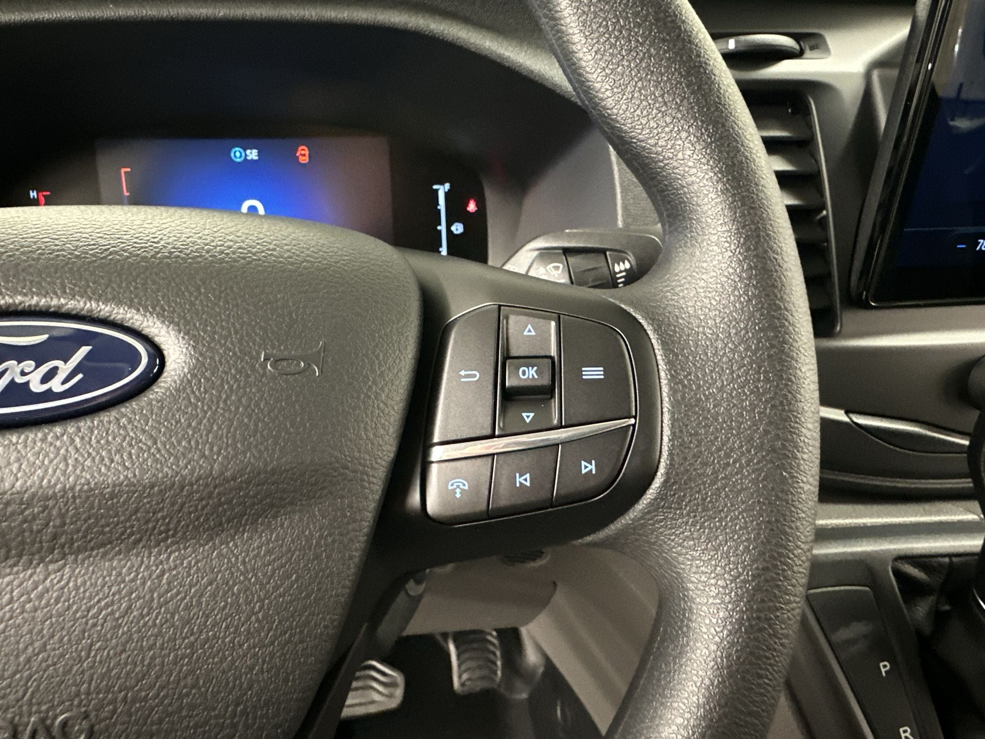 Thumbnail: 2026 Ford Transit Series - 9