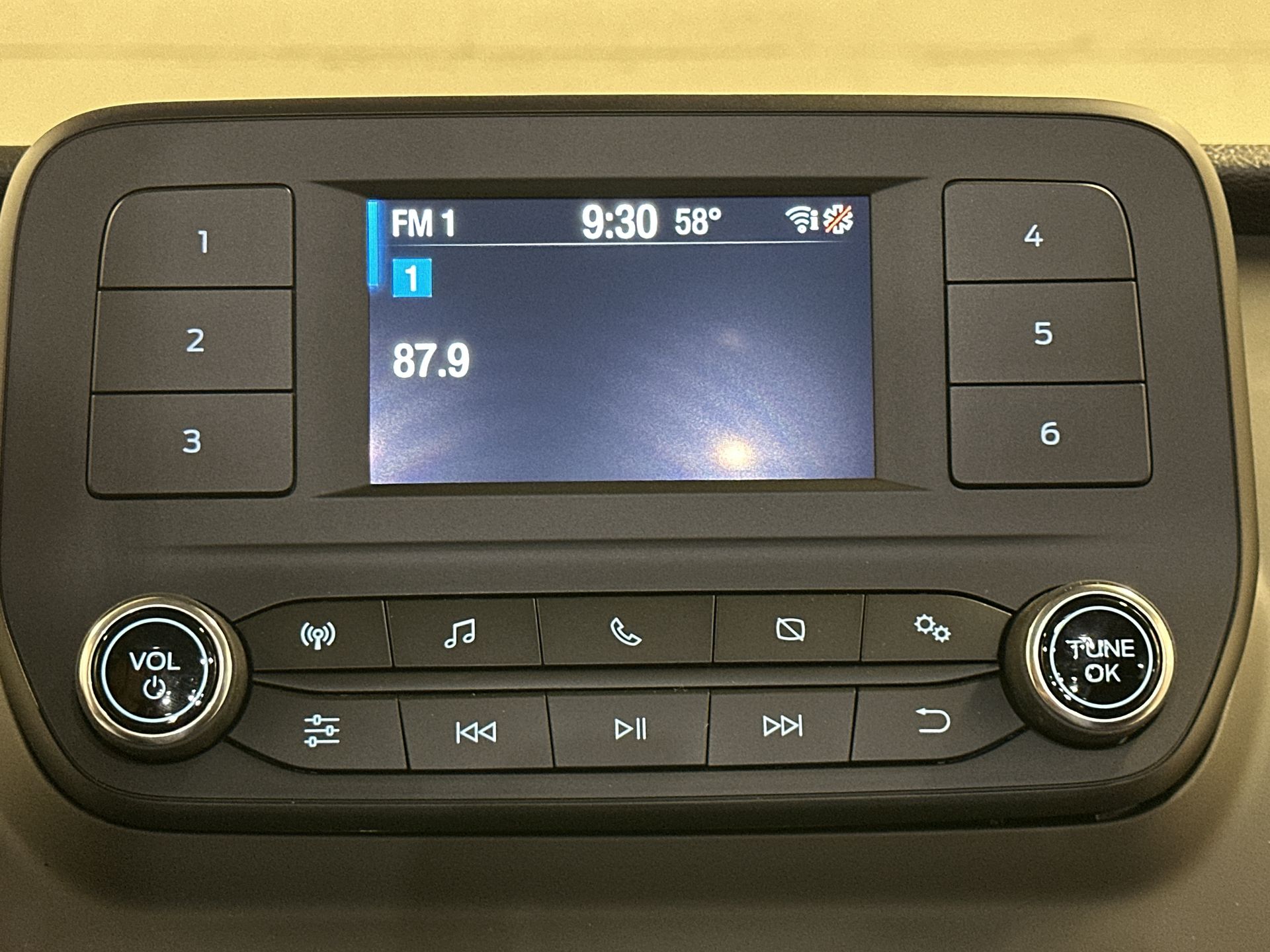 Thumbnail: 2025 Ford Transit Series - 10