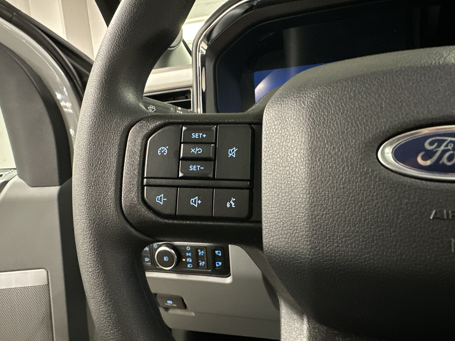 Thumbnail: 2026 Ford Econoline - 9