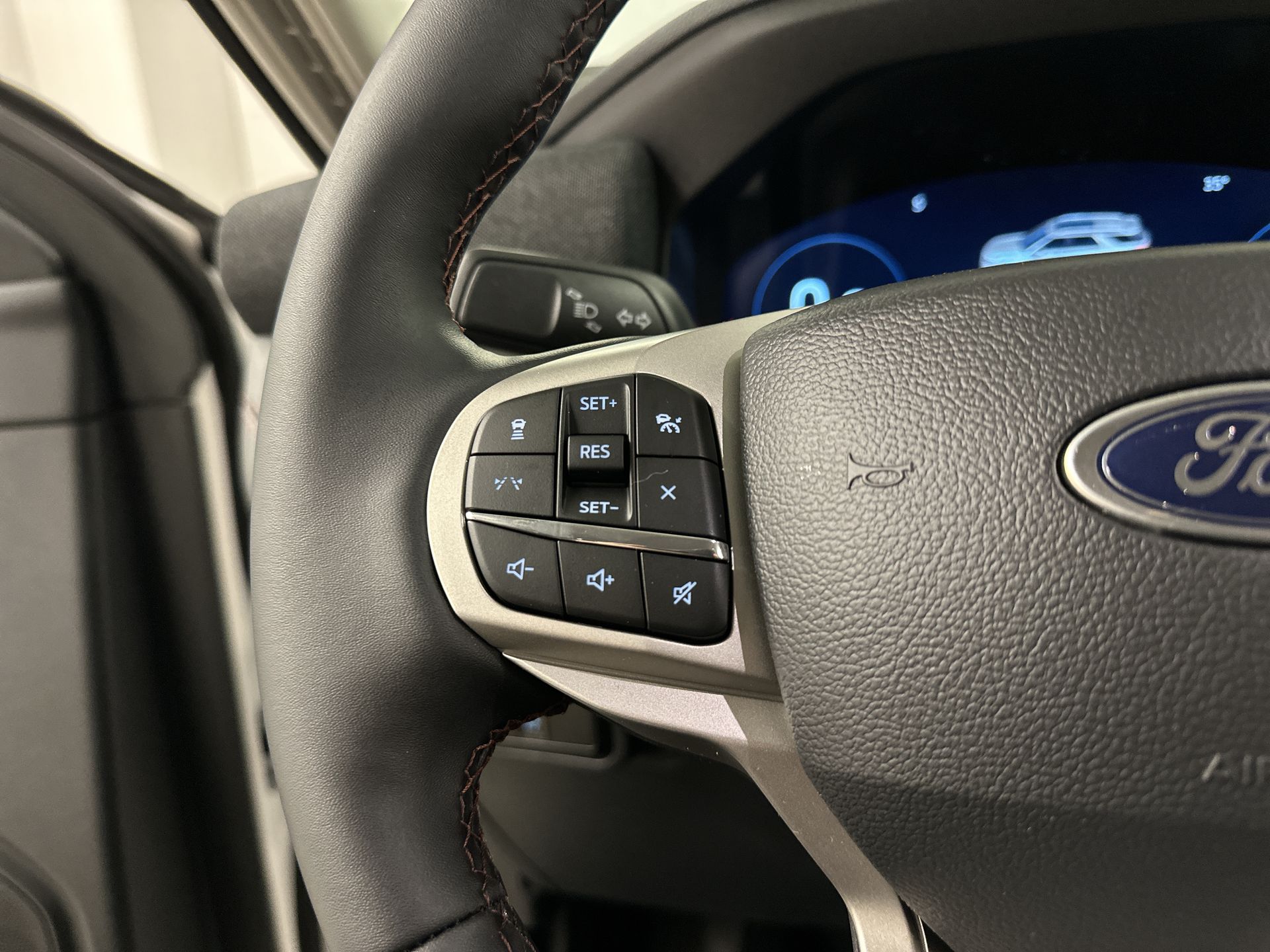 Thumbnail: 2026 Ford Explorer - 8