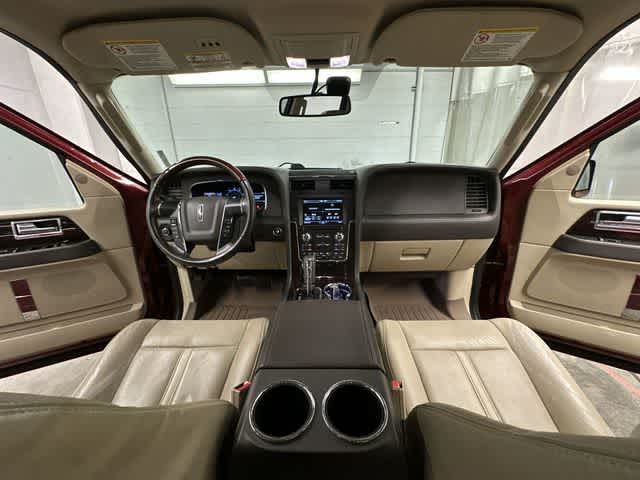 Thumbnail: 2015 Lincoln Navigator - 22