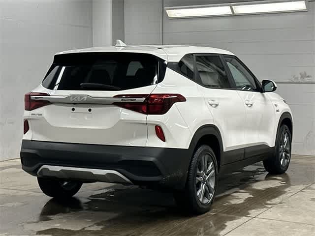 Thumbnail: 2023 Kia Seltos - 30