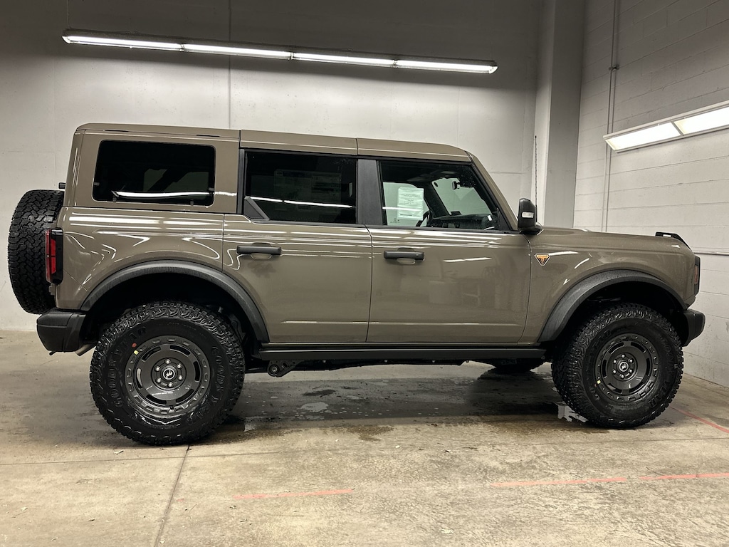 New 2025 Ford Bronco Badlands SUV