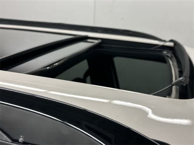 Thumbnail: 2019 Ford Explorer - 6
