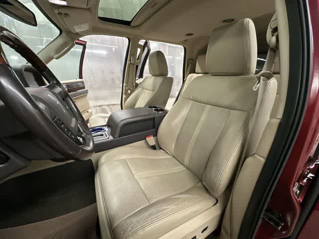 Thumbnail: 2015 Lincoln Navigator - 18