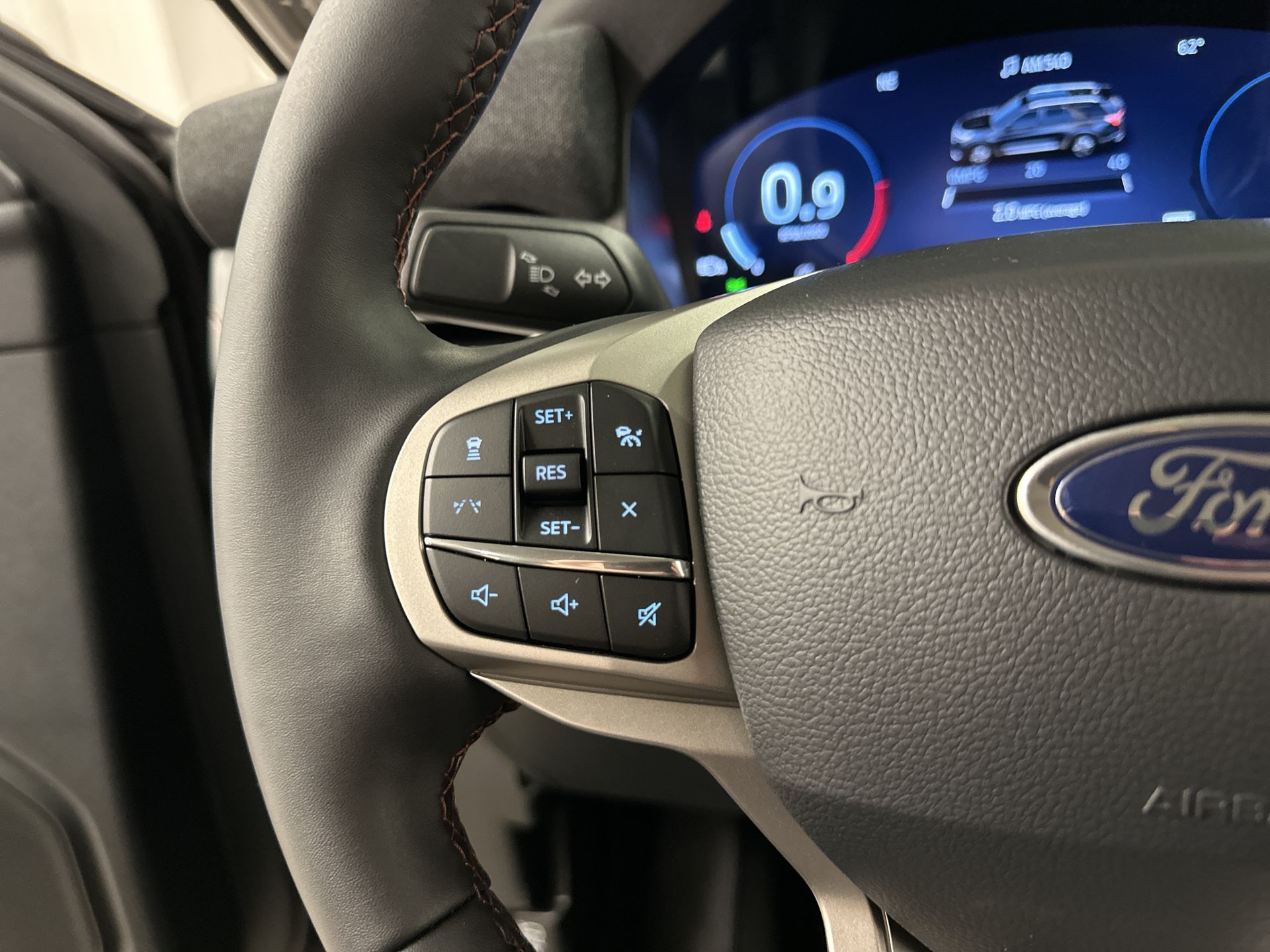 Thumbnail: 2025 Ford Explorer - 8