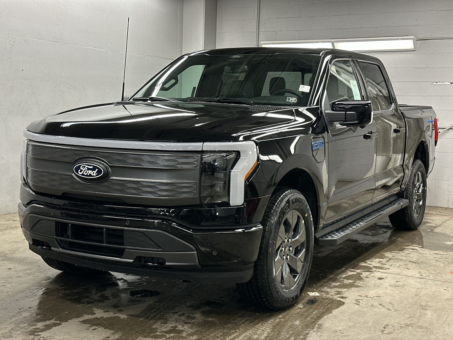 2025 Ford F-150 Lightning Lariat -
                  Zelienople, PA