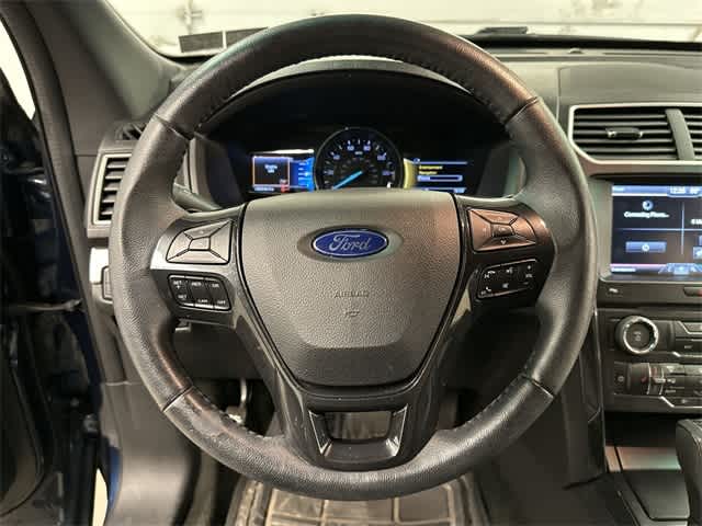 Thumbnail: 2016 Ford Explorer - 7