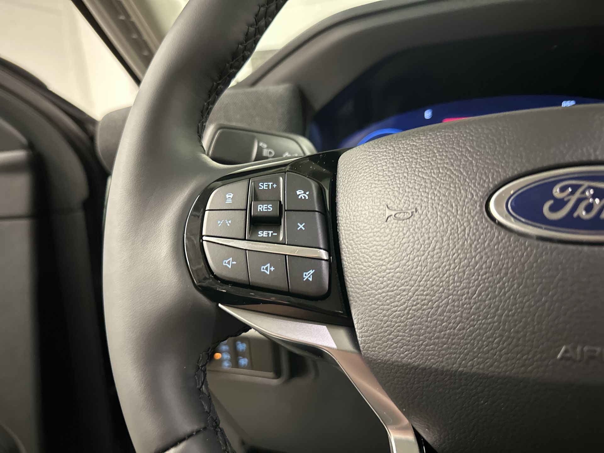 Thumbnail: 2026 Ford Explorer - 8