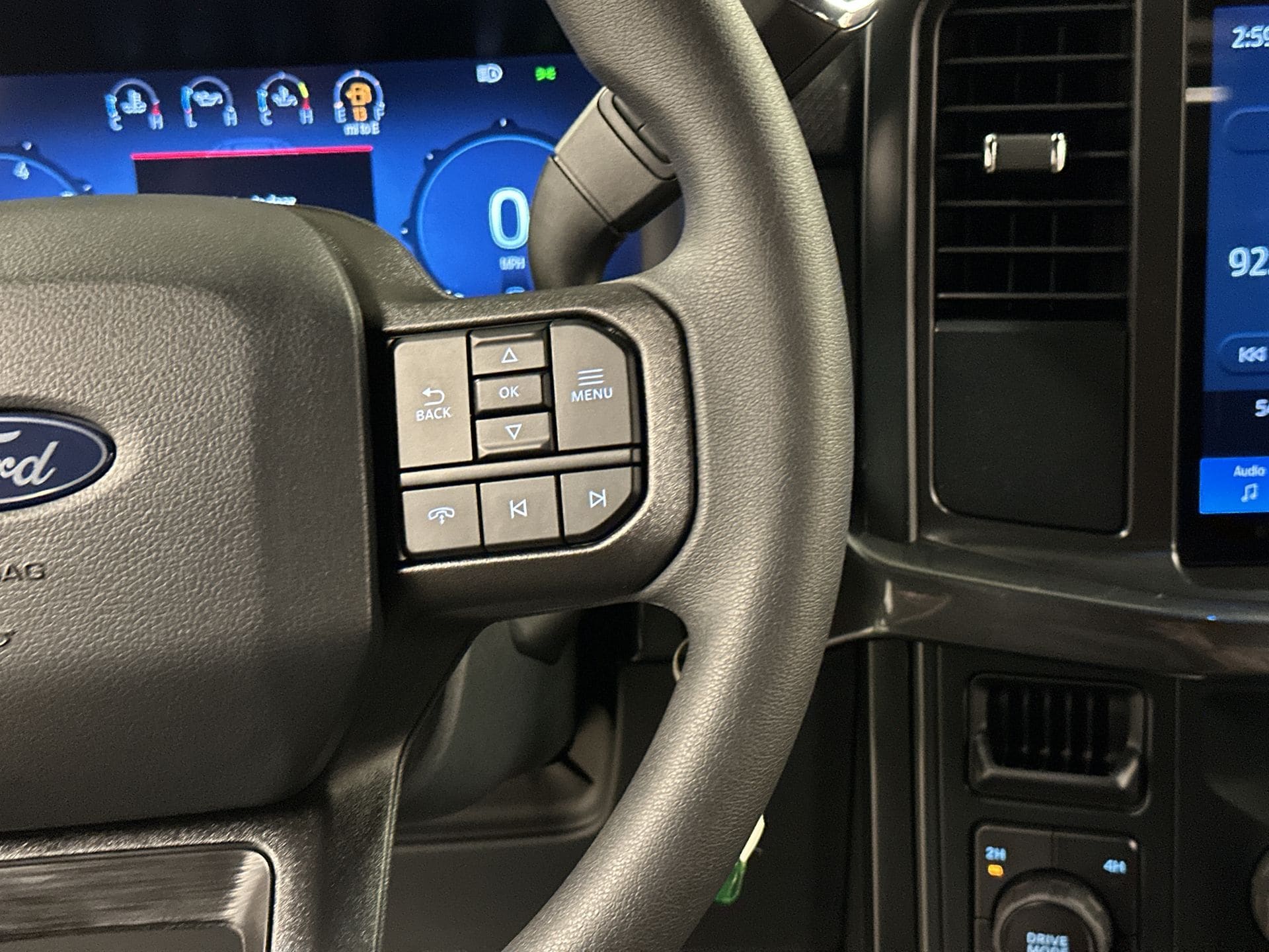 2025 Ford F-150 STX - Photo 17