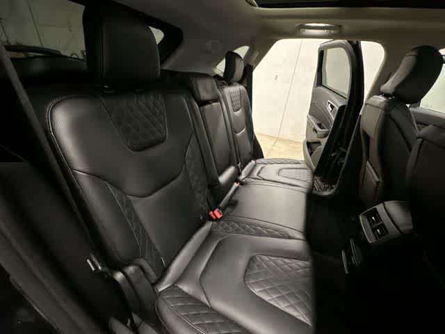 Thumbnail: 2024 Ford Edge - 26