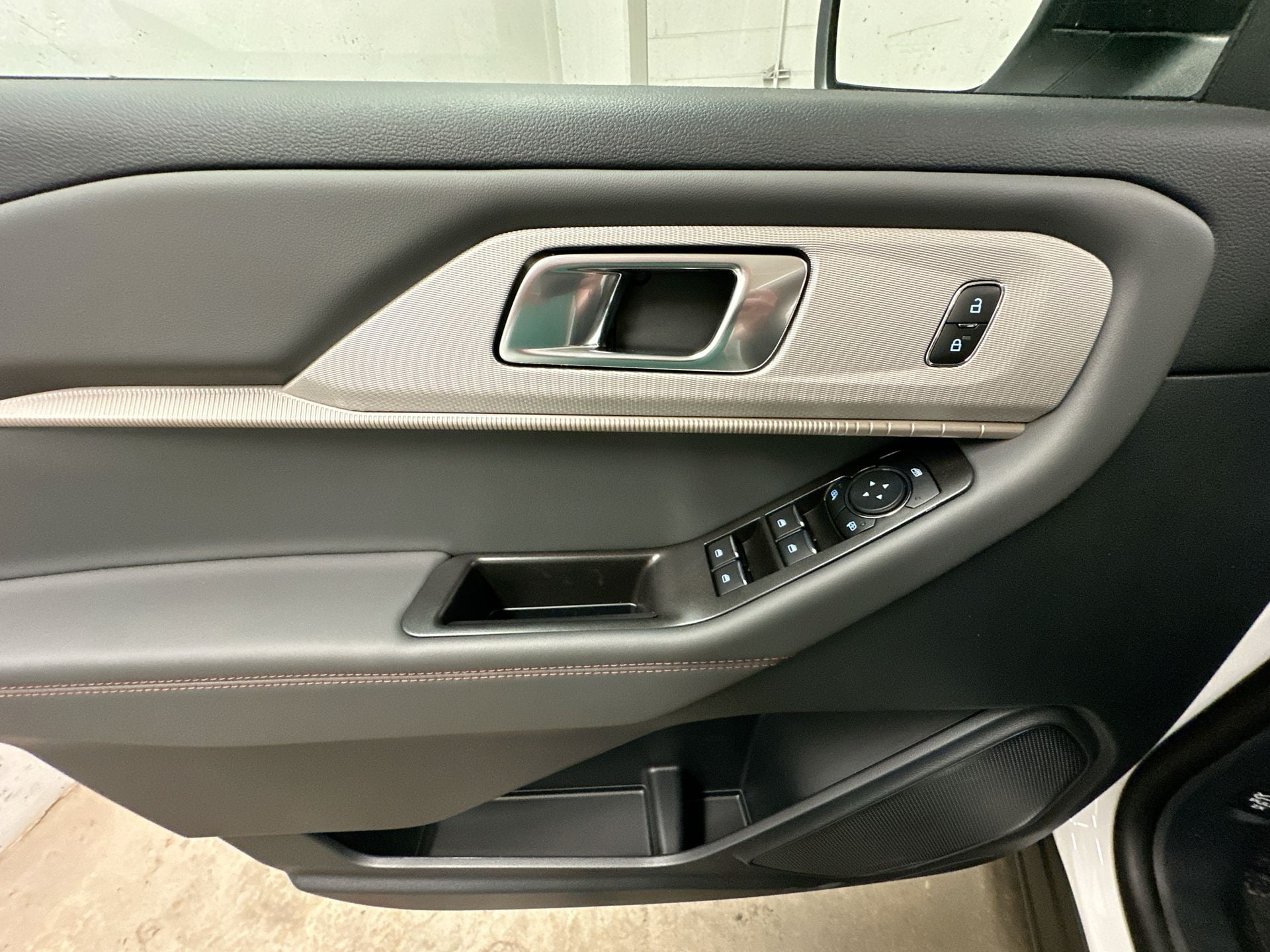 Thumbnail: 2026 Ford Explorer - 26