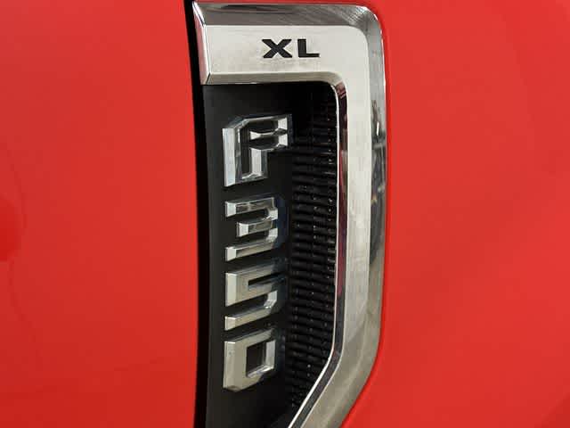 Thumbnail: 2019 Ford Econoline - 24