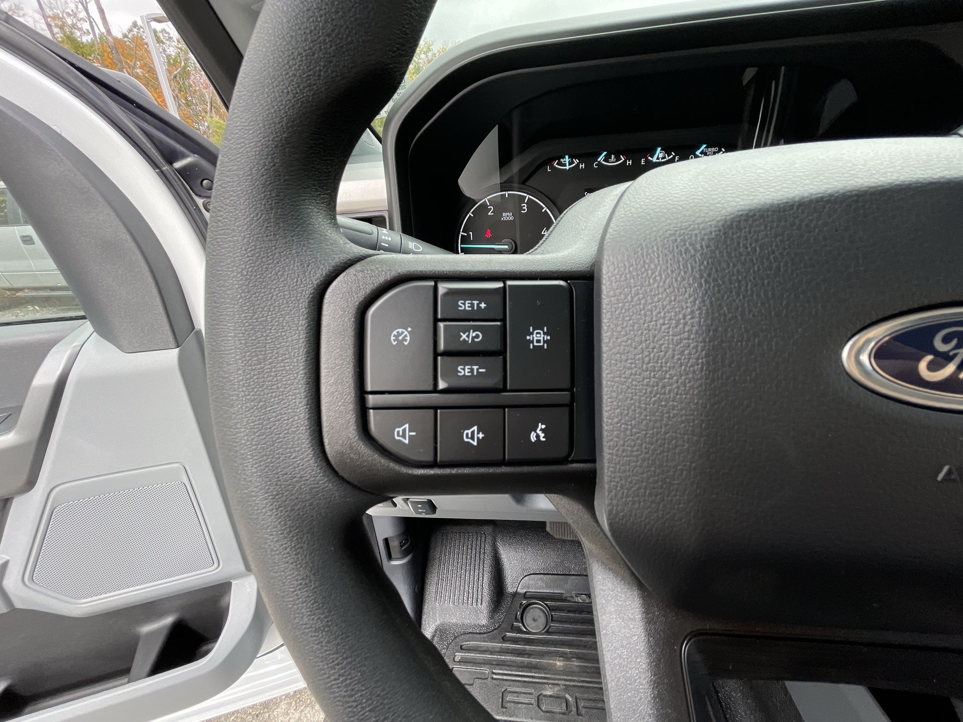 2024 Ford Econoline E-550 8