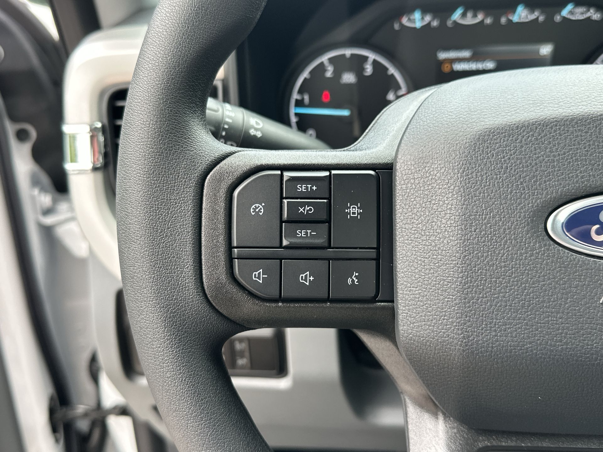 Thumbnail: 2025 Ford  - 8