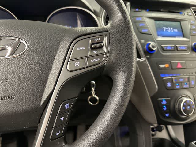Thumbnail: 2016 Hyundai Santa Fe - 9