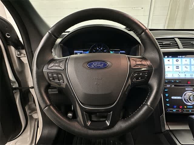 Thumbnail: 2017 Ford Explorer - 8