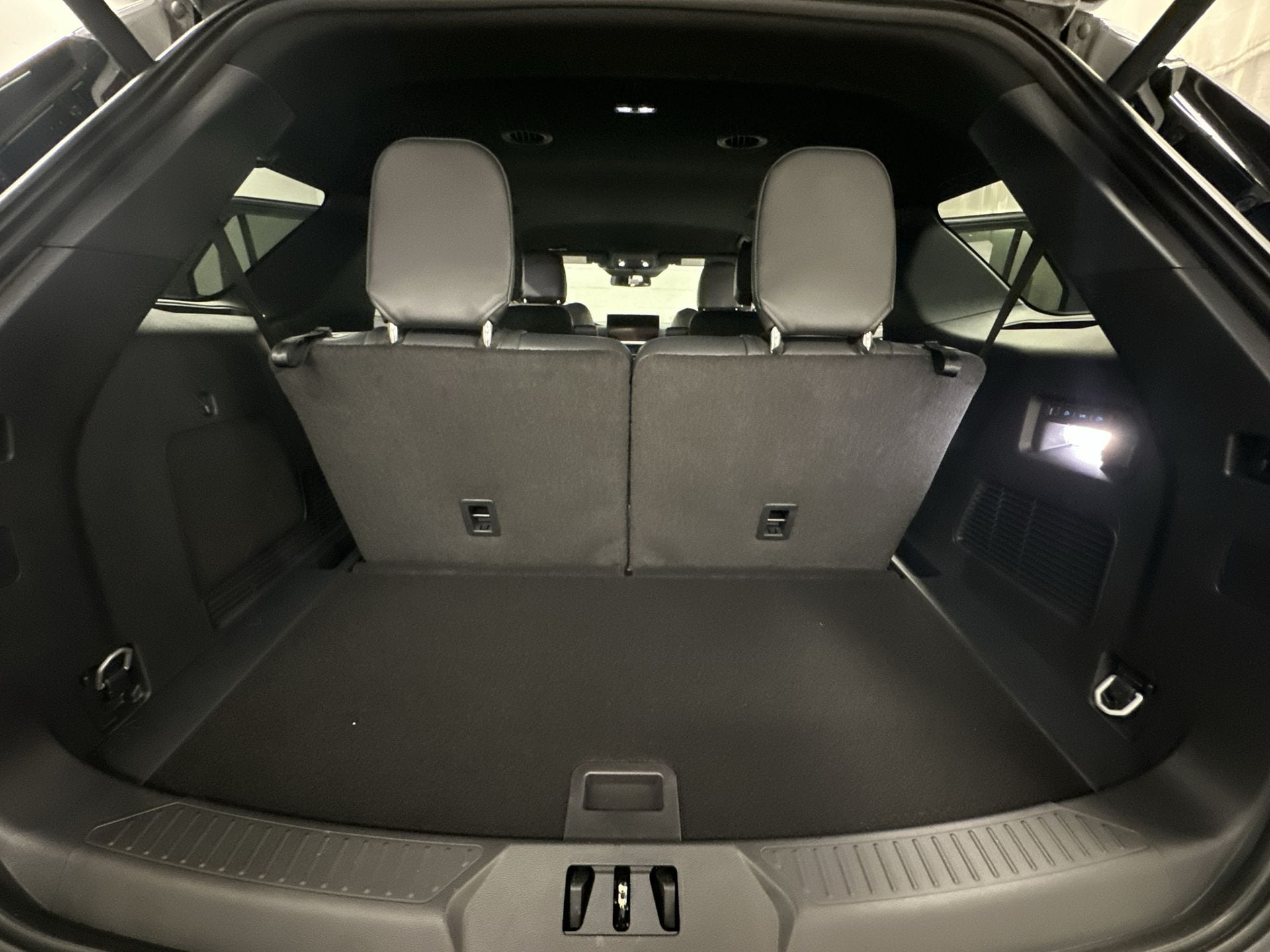 Thumbnail: 2026 Ford Explorer - 25