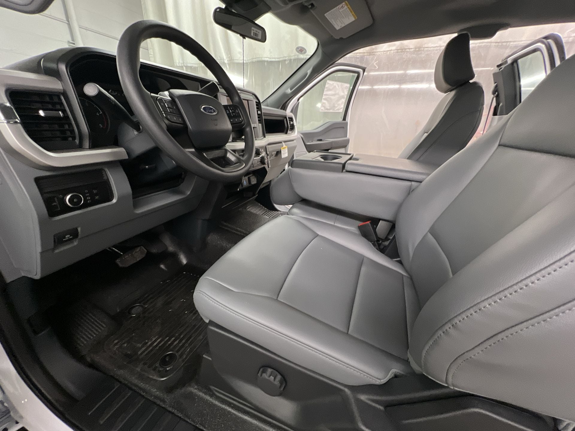 Thumbnail: 2025 Ford Econoline - 14