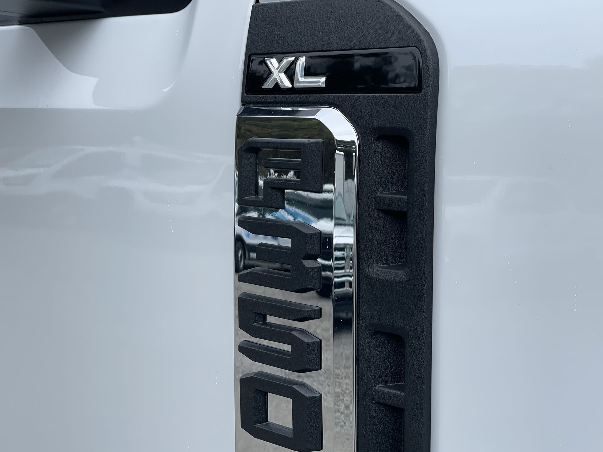 2024 Ford Econoline E-350 26