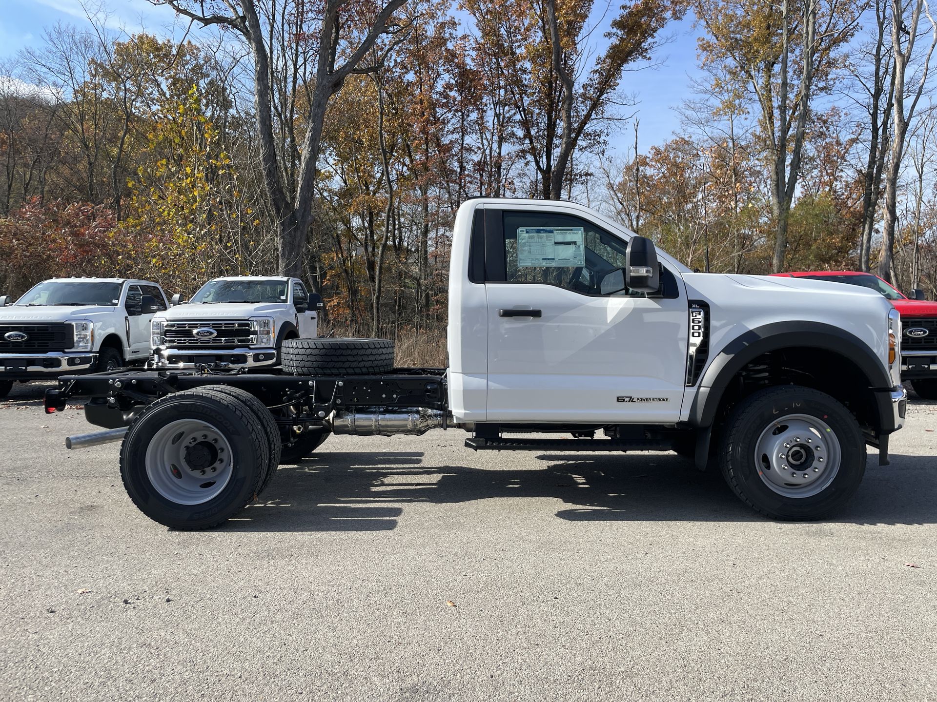 2024 Ford F-600 photo 3